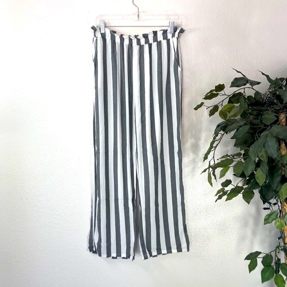 American Eagle Wide Leg Striped Pants - Picture 1 of 6
